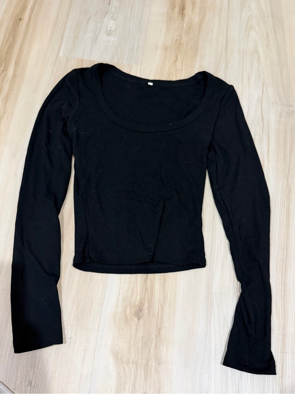 Women’s Long Sleeve Scoop Neck Top - Black